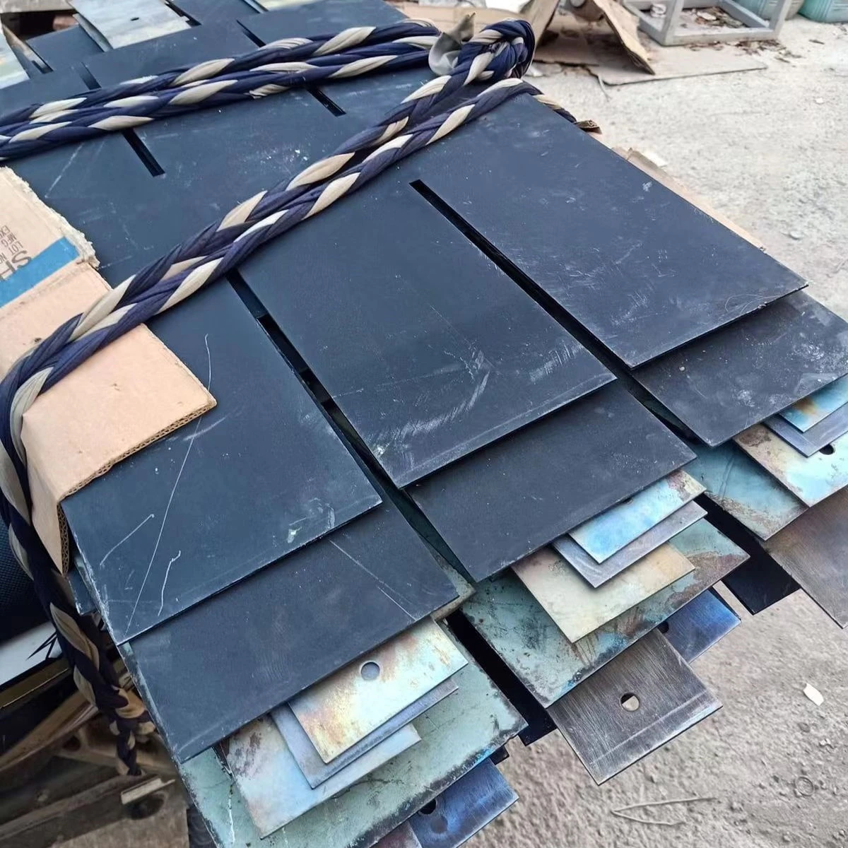 Eletrólisador alcalino para eletrólise de água alcalina e produção de hidrogênio
