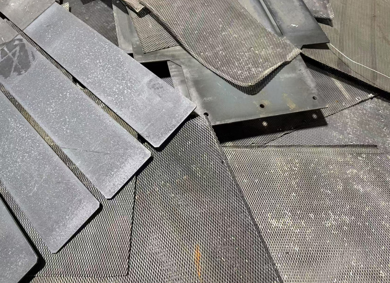 Reciclagem de placas de titânio